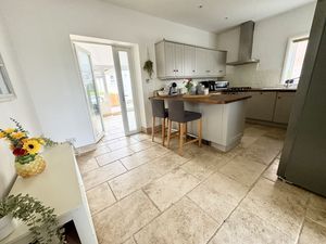 Open Plan Dining Kitchen- click for photo gallery